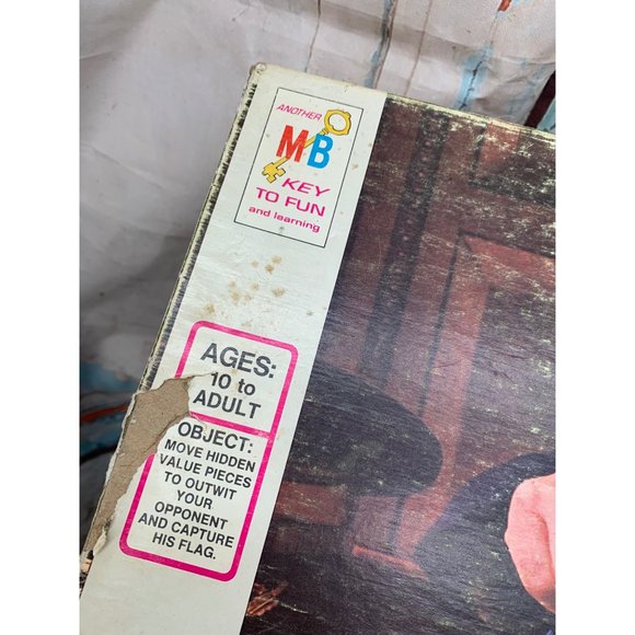 Stratego Board Game Milton Bradley - Picture 4 of 9